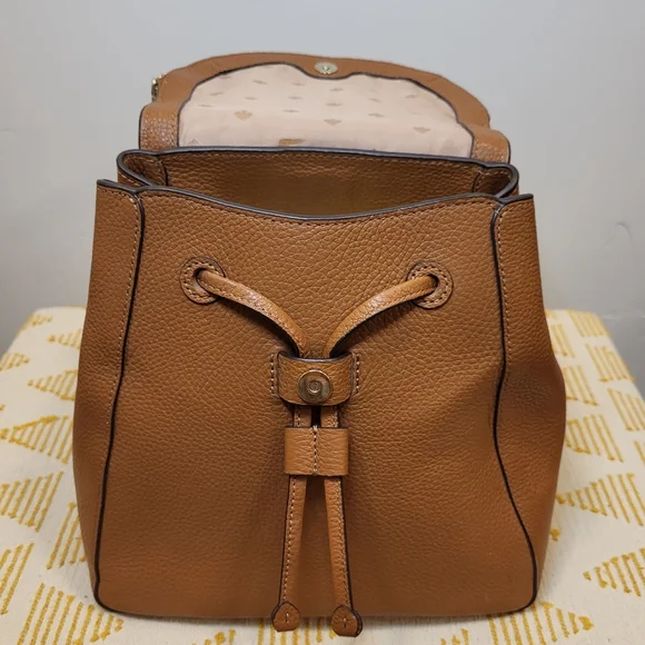 Kate Spade Leather Backpack Leila Medium Flap - Picture 2 of 8